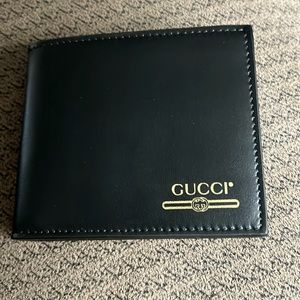 Gucci logo bifold wallet